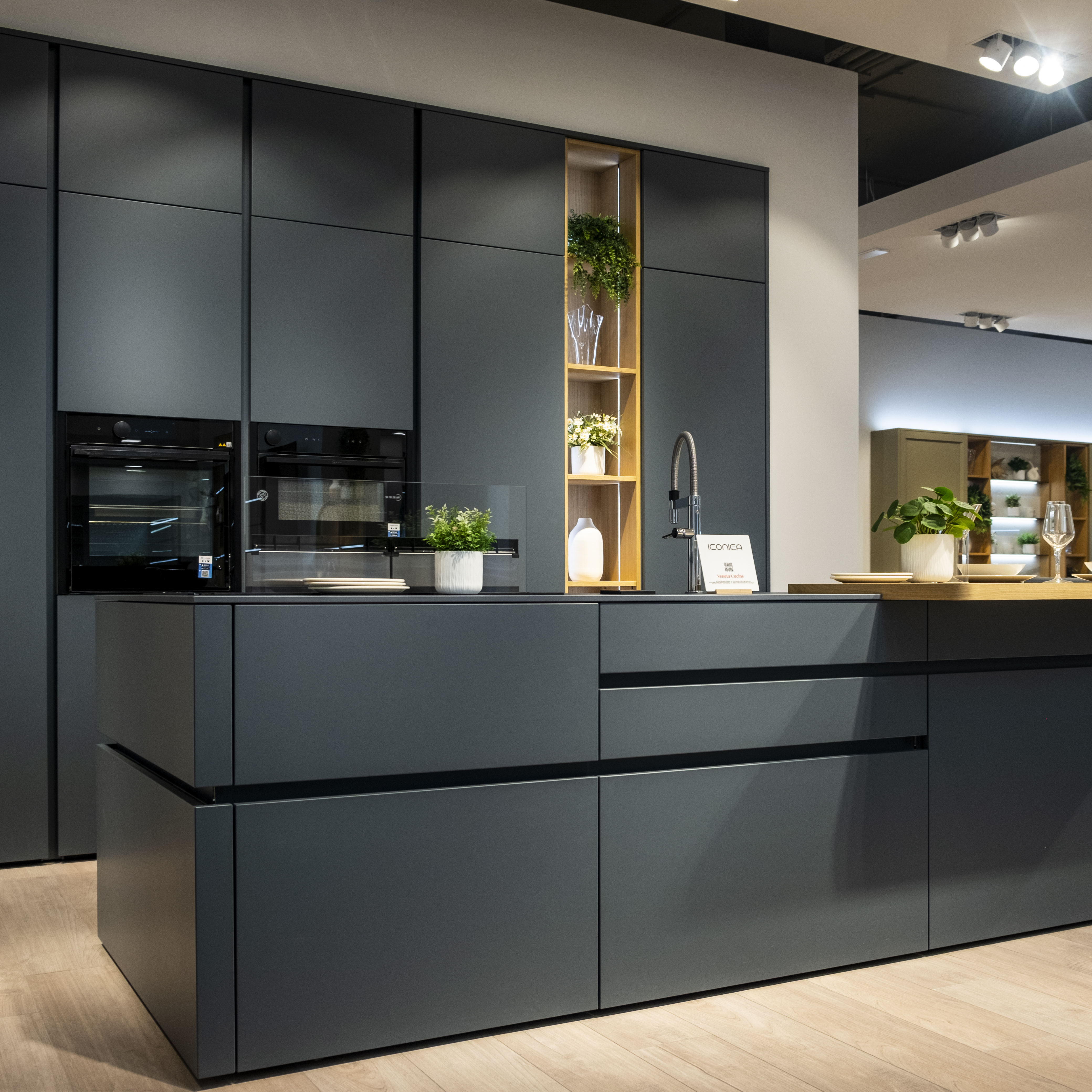 Showroom 37